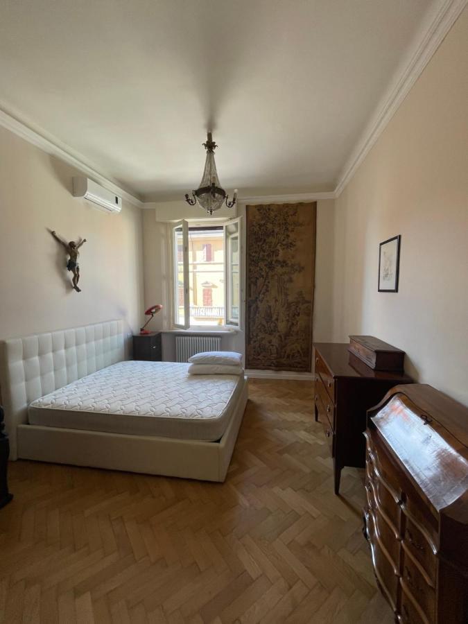 Elegante Appartamento In Centro A Чезена Екстериор снимка